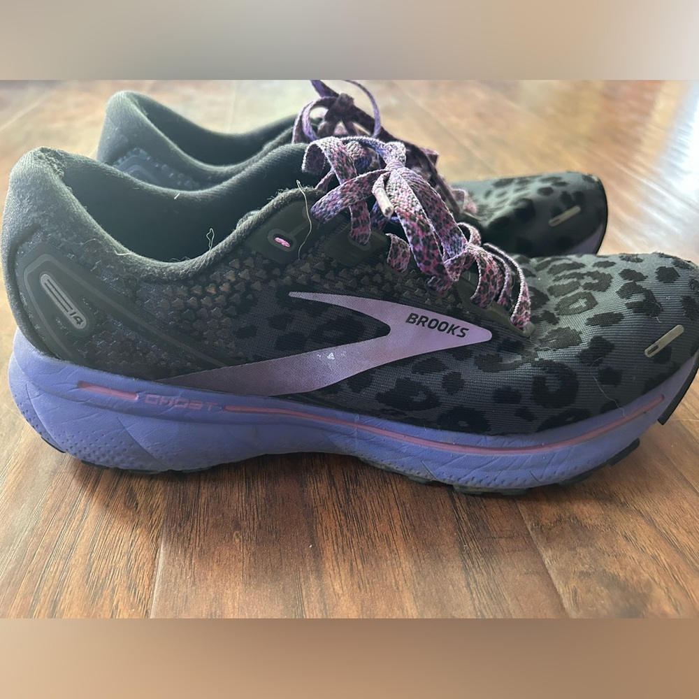 Brooks Women's Black and Purple Leopard GHOST Athletic Running Shoes Size 8